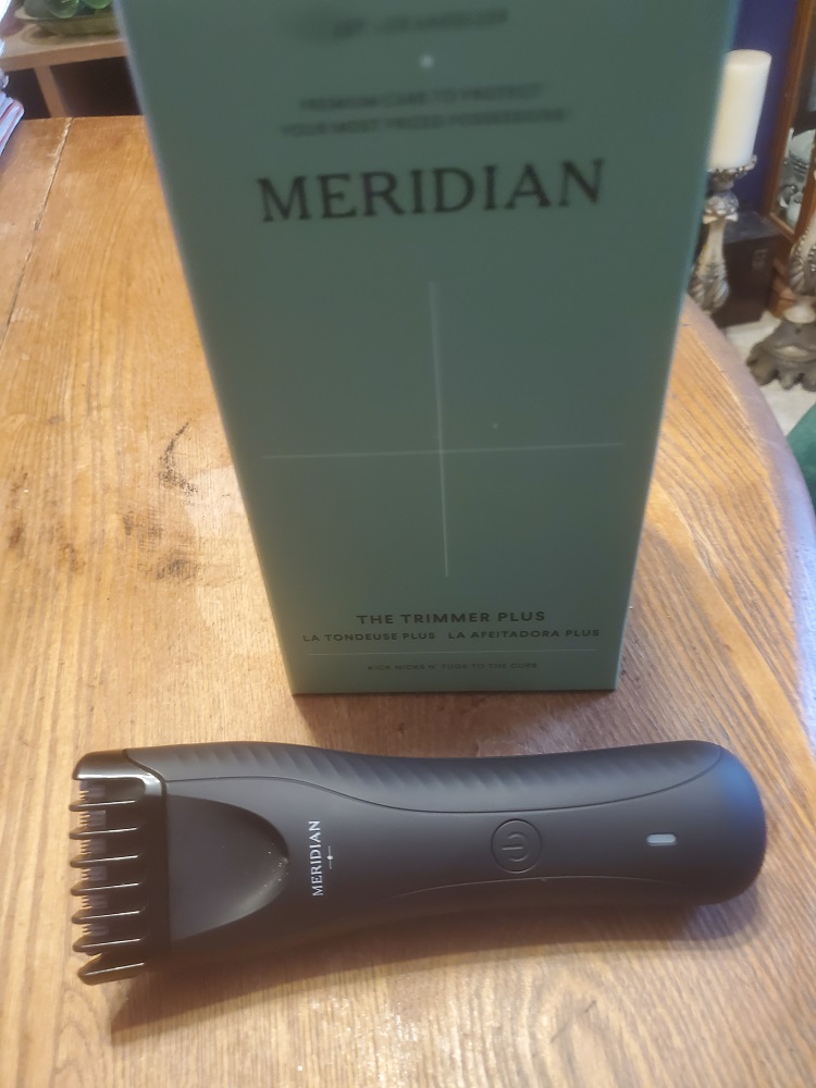 hair trimmer and box